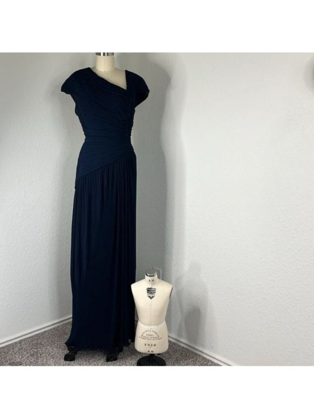 Tadashi Shoji Asymmetrical Pleated Chiffon Gown V Neck Gathered Draped MOB